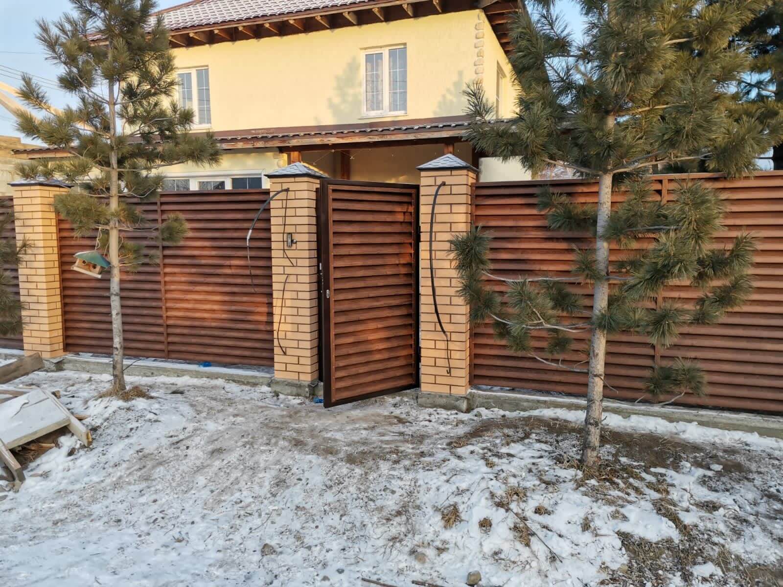 забор-жалюзи 65м Каштан фото1 в Якутске