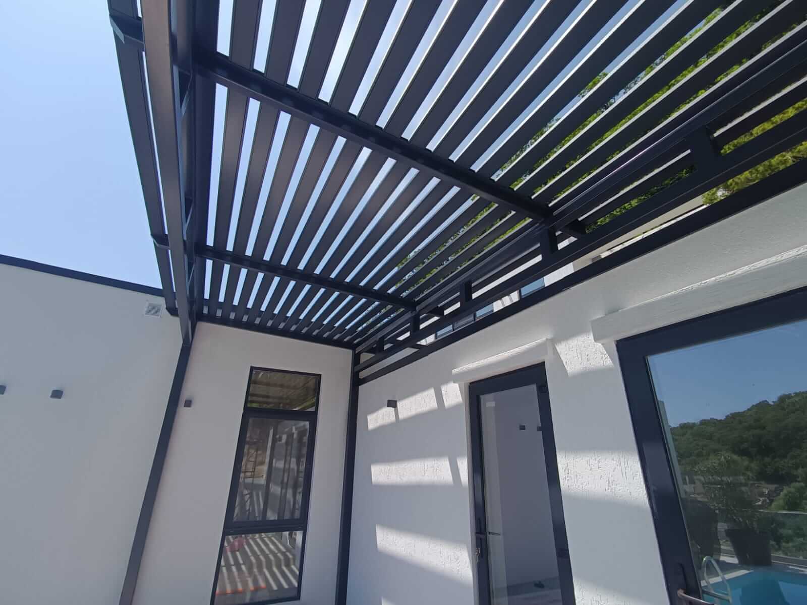 пергола из металлического планкена RAL7024 серый графит фото4 в Якутске
