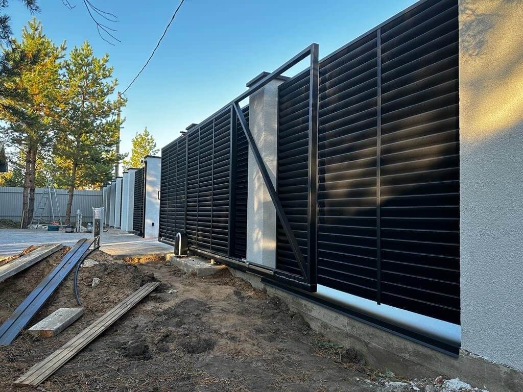 Забор-жалюзи 18м RAL9005/9005 Черный двухсторонний МАТТЕ фото 1 в Якутске
