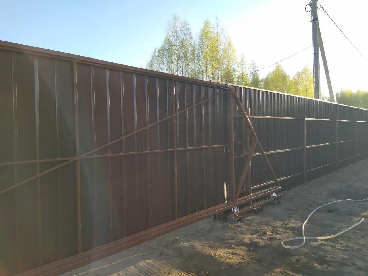 Забор из металлосайдинга ЕВРО-БРУС 25м Темный Каштан 3D Принтек фото 4 в Якутске