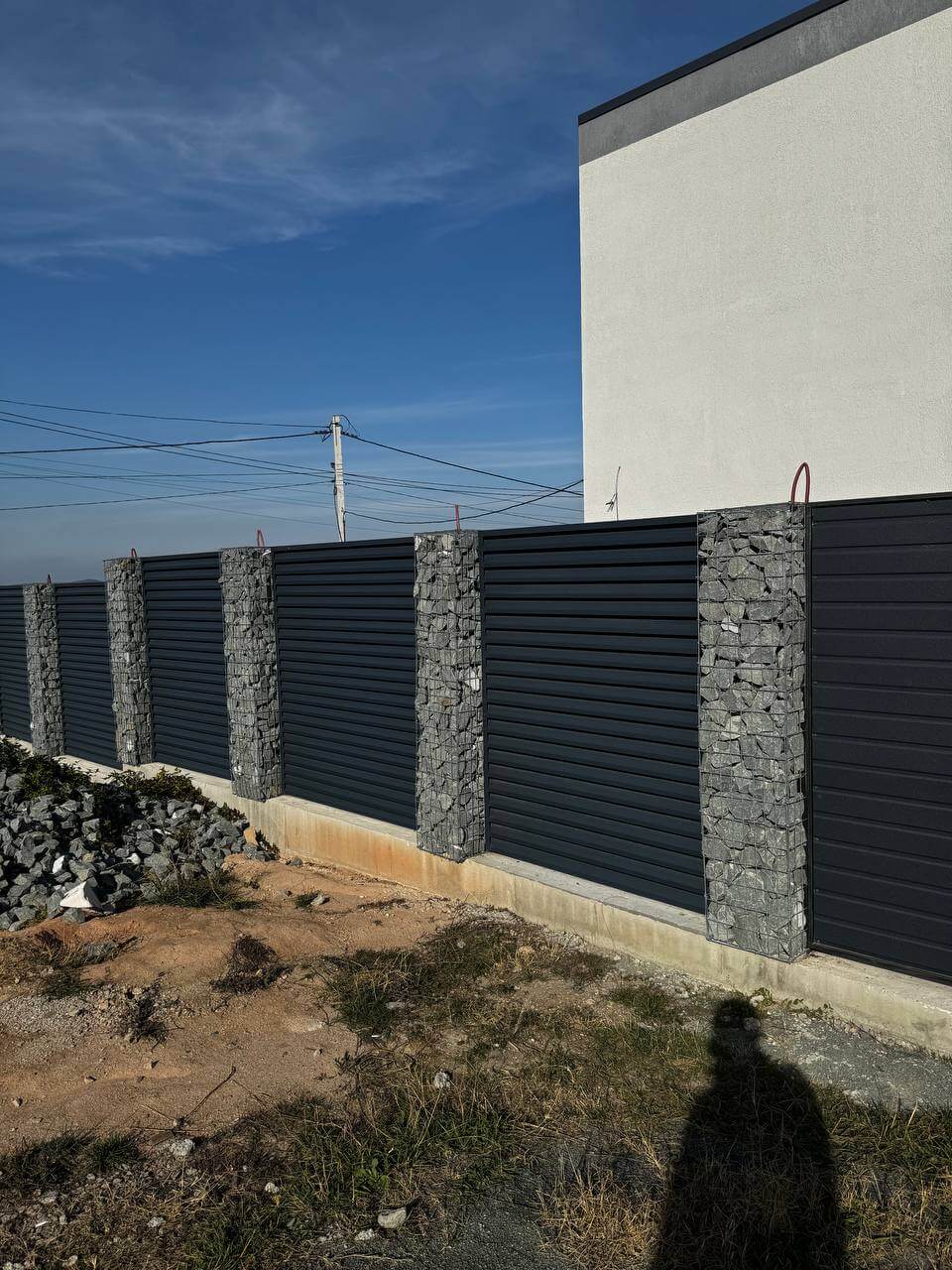 Забор-жалюзи из ламелей ЭКО-Z-US усиленных 36м RAL7024/7024 Серый Графит двусторонний МАТТЕ фото 6 в Якутске
