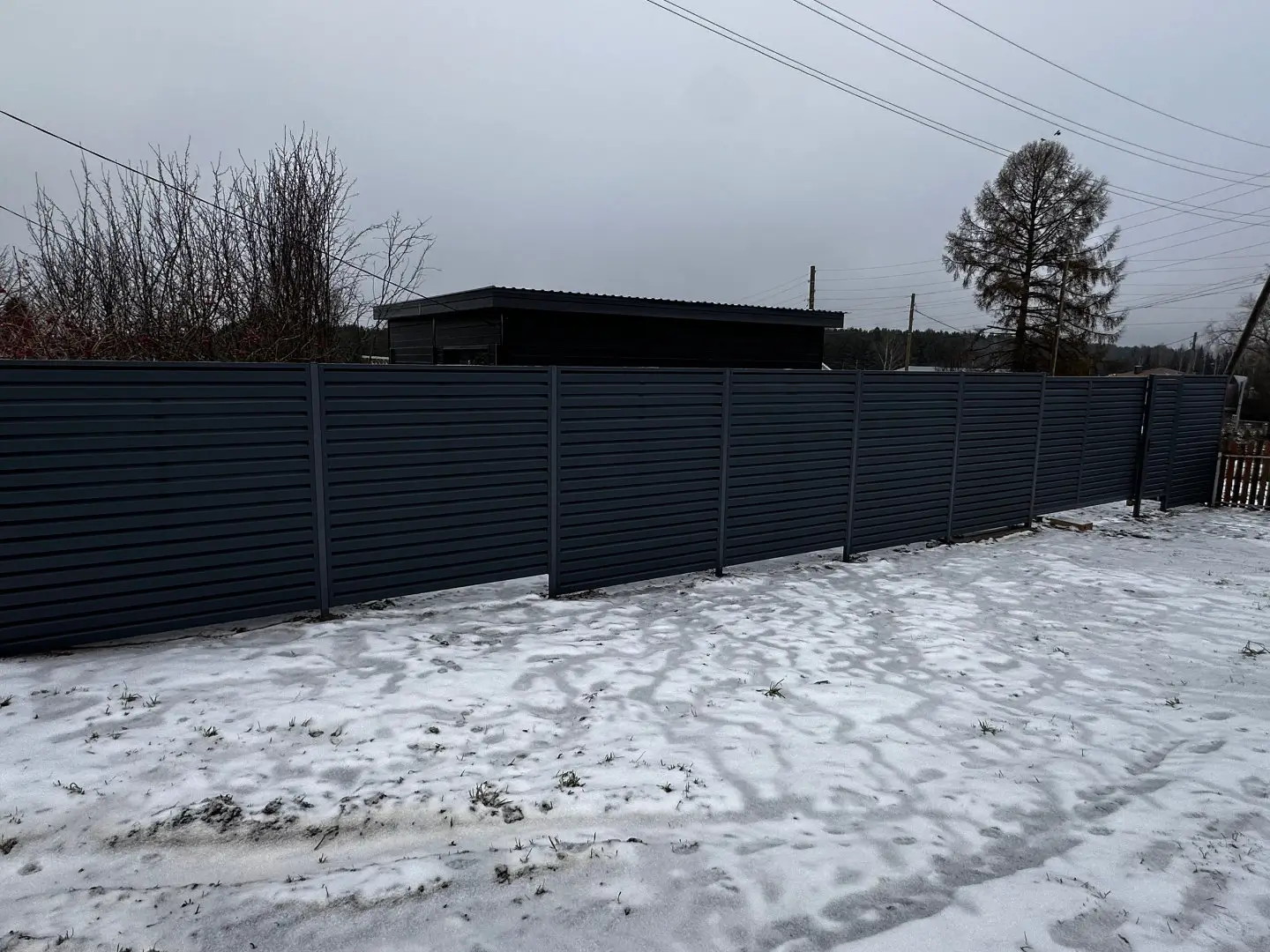 Забор-жалюзи из ламелей Хай-Тек 20м RAL7024/7024 Серый Графит двусторонний МАТТЕ фото 3 в Якутске