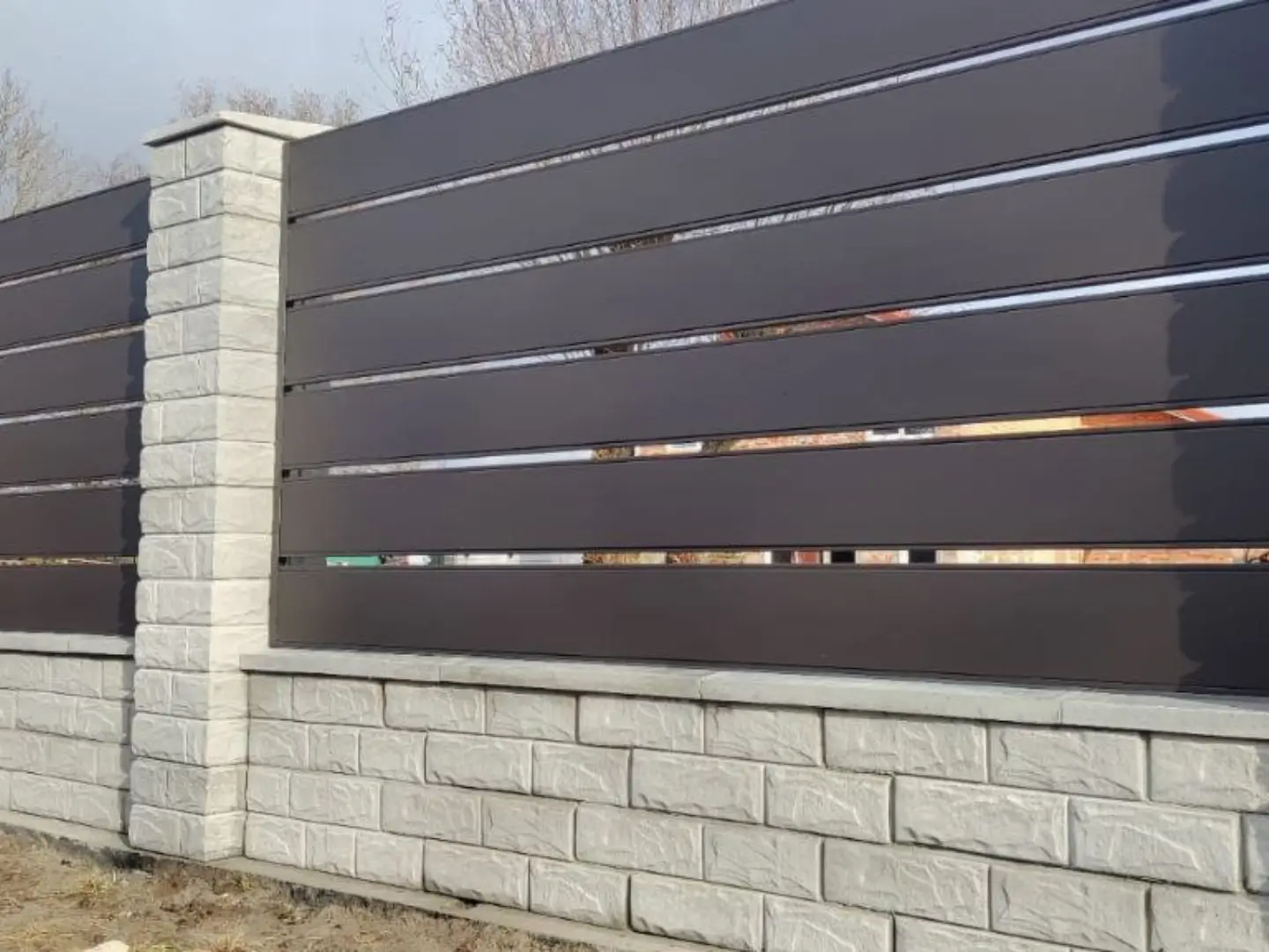 Забор-ранчо из металлопланкена 32м RAL8019 Темный Шоколад МАТТЕ фото 3 в Якутске
